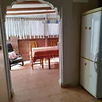 Holidays Apartman *